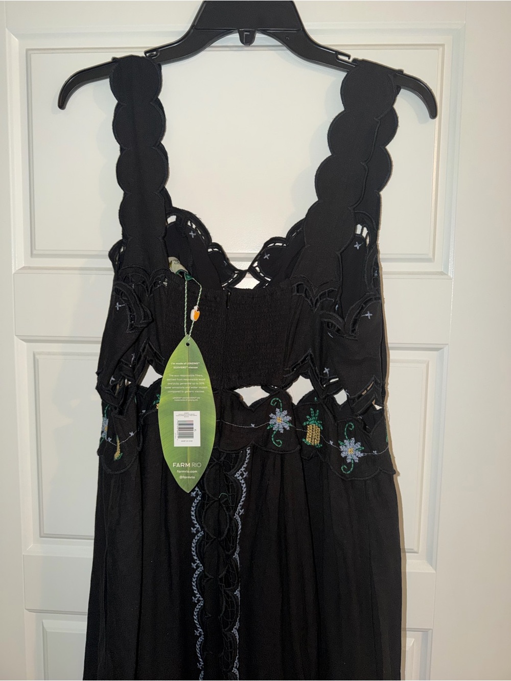 FARM RIO
Cross Stitch Sunflower Richelieu Lenzing™
Ecovero™ Euroflax™ Midi Dress - Picture 6 of 6